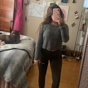 gray knitted sweater